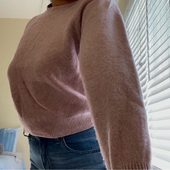 Uniqlo Sweaters - UNIQLO Cropped Crew Neck 🥰